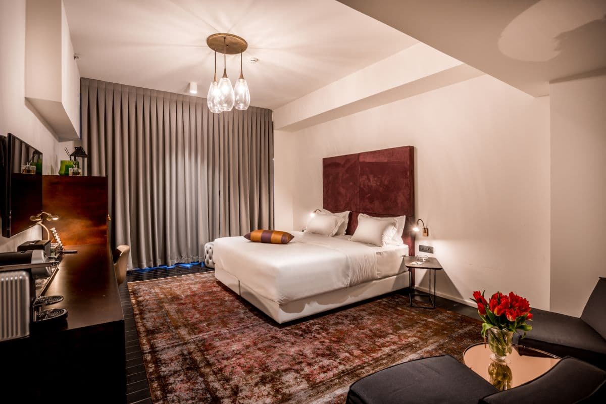 City Room 1