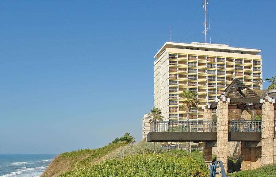 העונות בוטיק נתניה מול הים